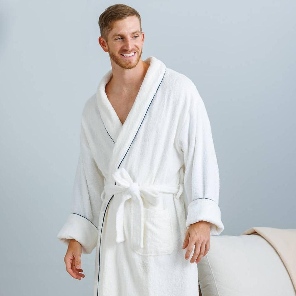 حوله تن پوش سفید